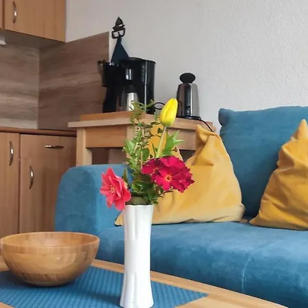 Ankerplatz, Am Hafen Ost 10 *